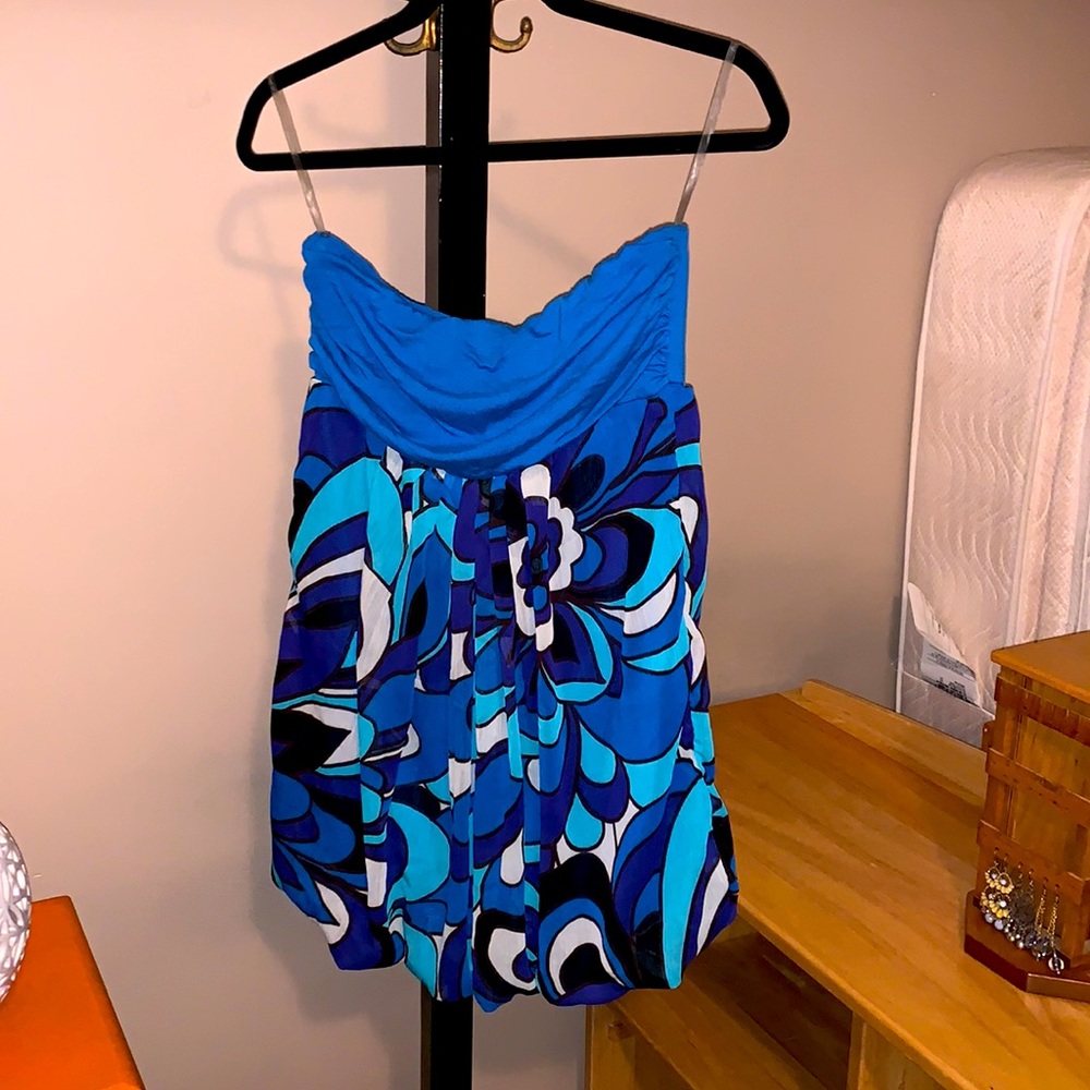 Strapless blue shirt with chiffon bottoms